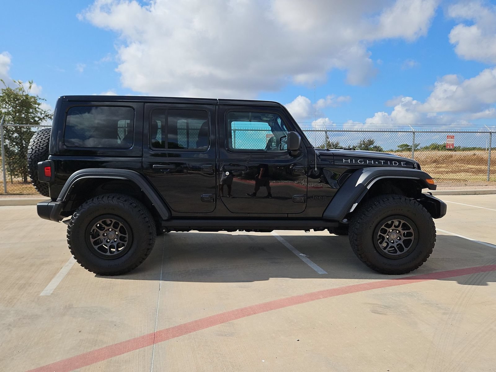 Used 2023 Jeep Wrangler Unlimited Sport AWD/4WD image 2