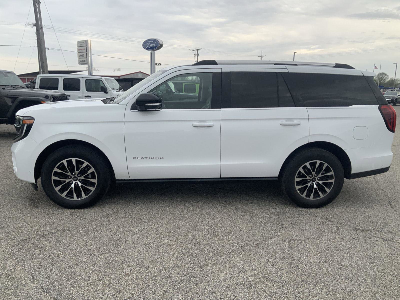 Used 2025 Ford Expedition Platinum image 8