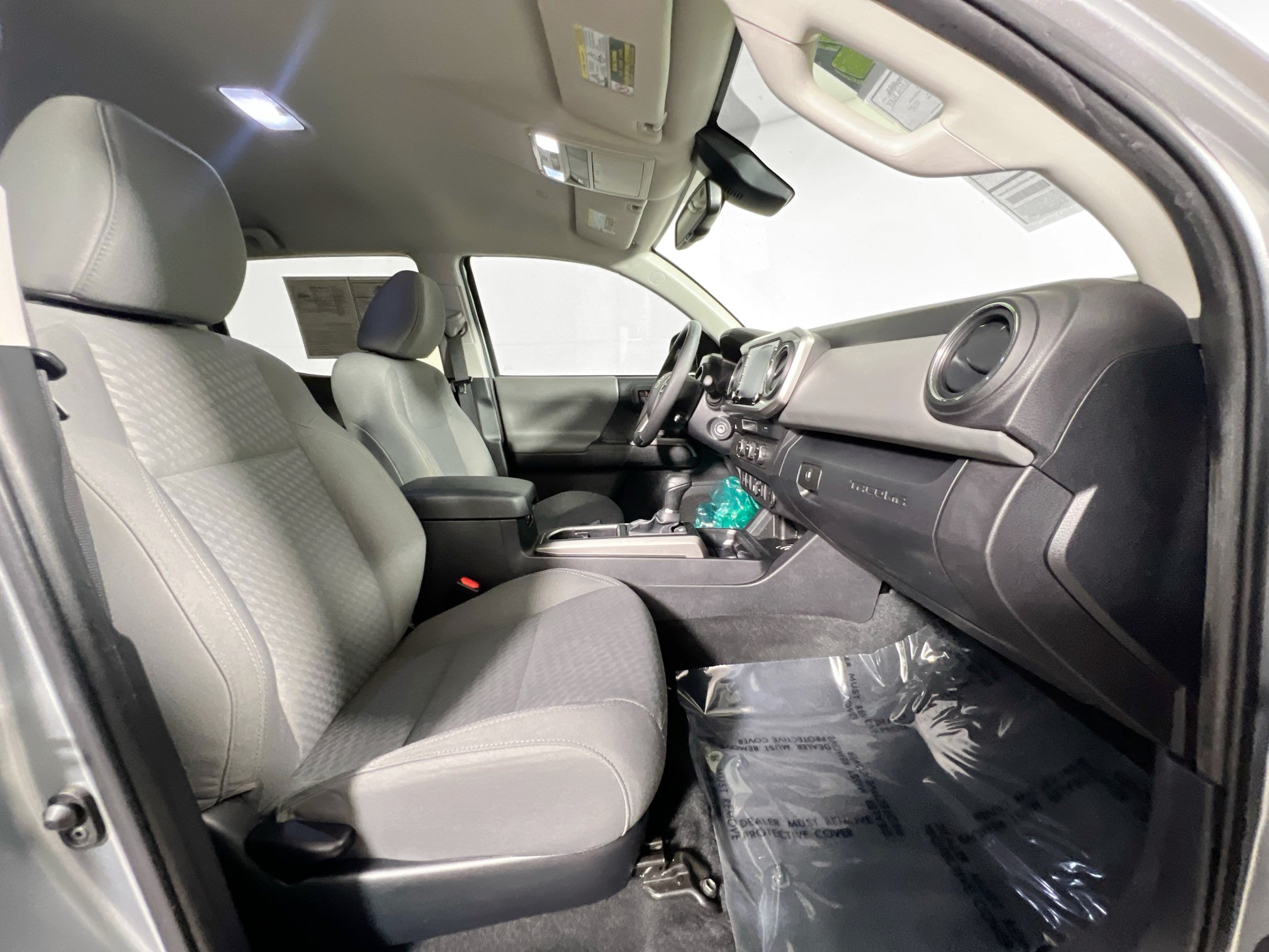 Used 2022 Toyota Tacoma SR5 w/ Technology Package RWD image 30