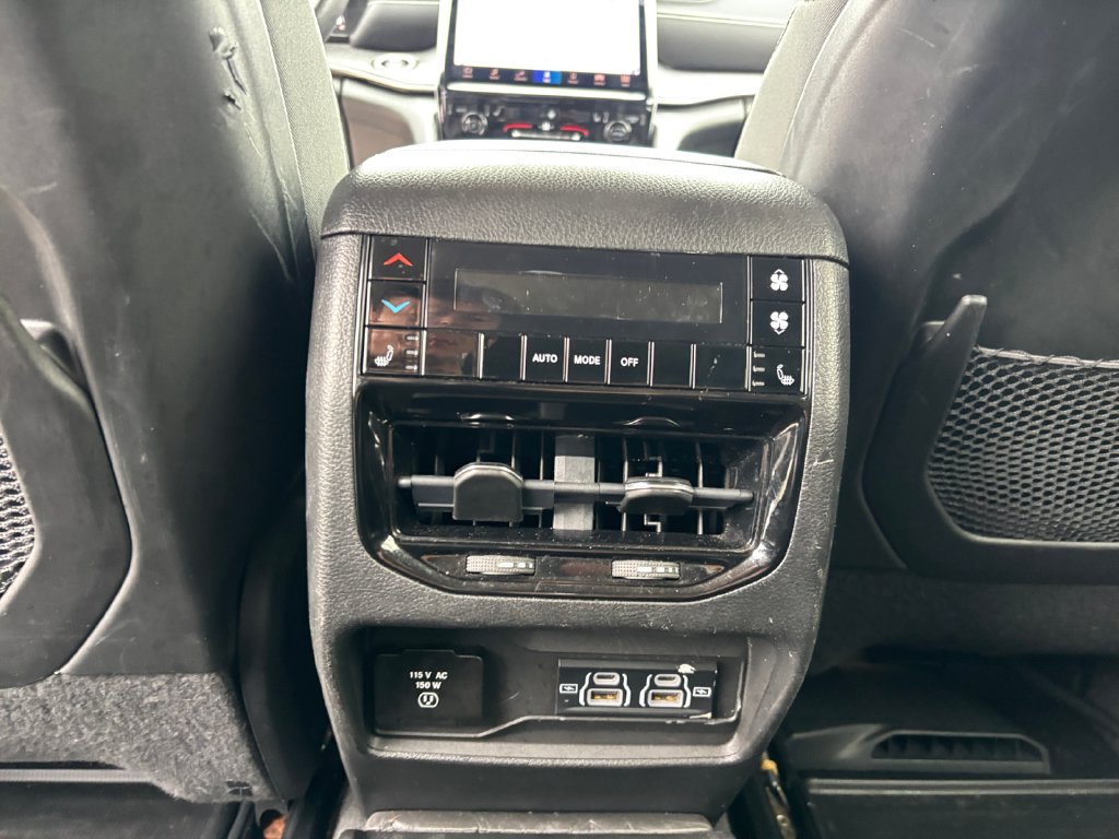 Used 2022 Jeep Grand Cherokee L Limited AWD/4WD image 24