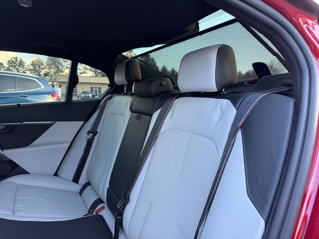 Used 2025 BMW M5 w/ Carbon Package image 25