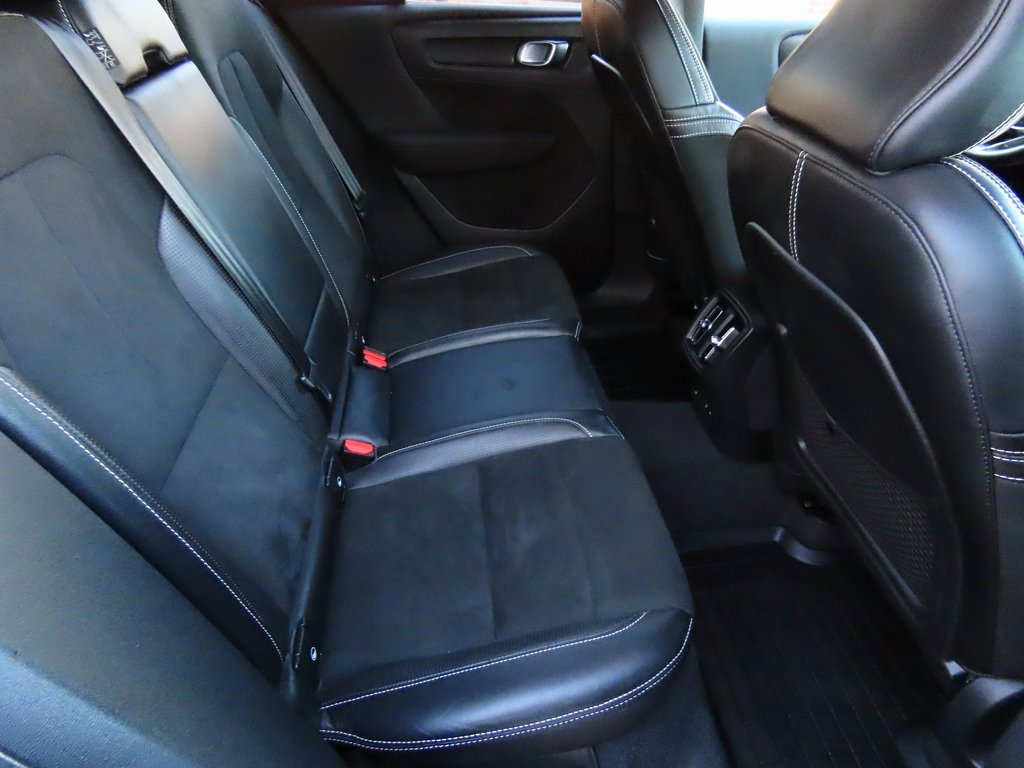 Used 2021 Volvo XC40 P8 Recharge image 13