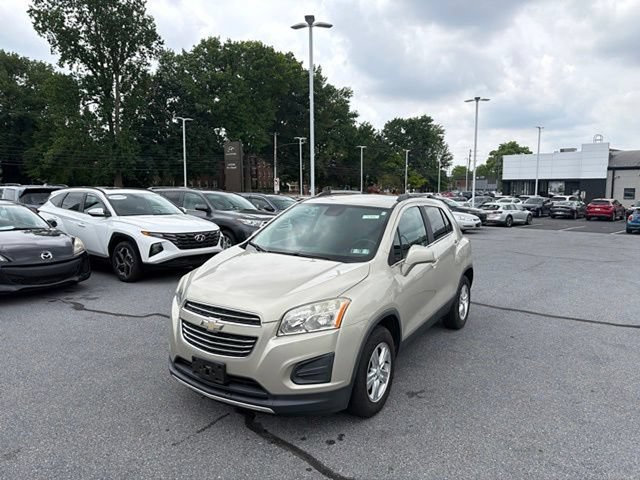 Used 2016 Chevrolet Trax LT w/ LT Convenience Package AWD/4WD image 2