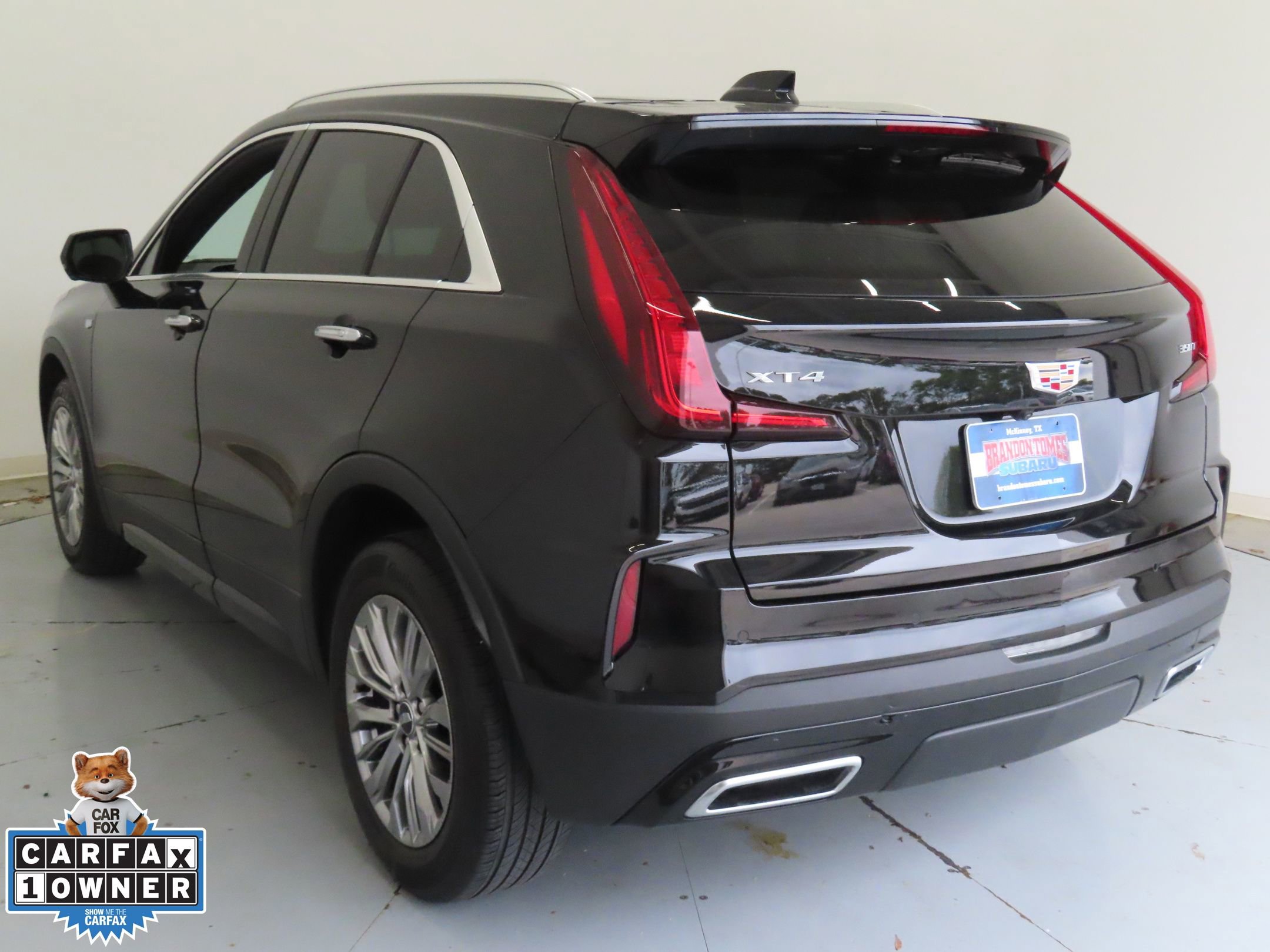 Used 2025 Cadillac XT4 Premium Luxury FWD image 6