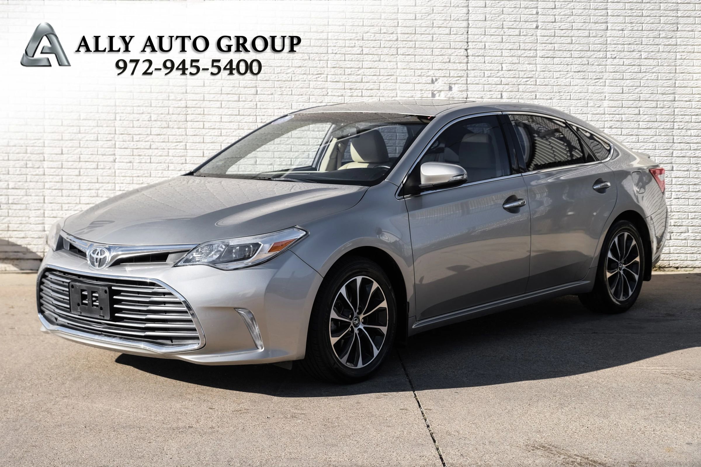Used 2016 Toyota Avalon XLE Premium FWD image 1