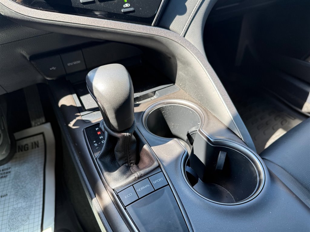 Used 2022 Toyota Camry SE image 20