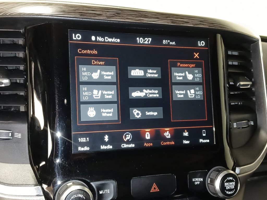 Used 2019 RAM 1500 Laramie AWD/4WD image 23
