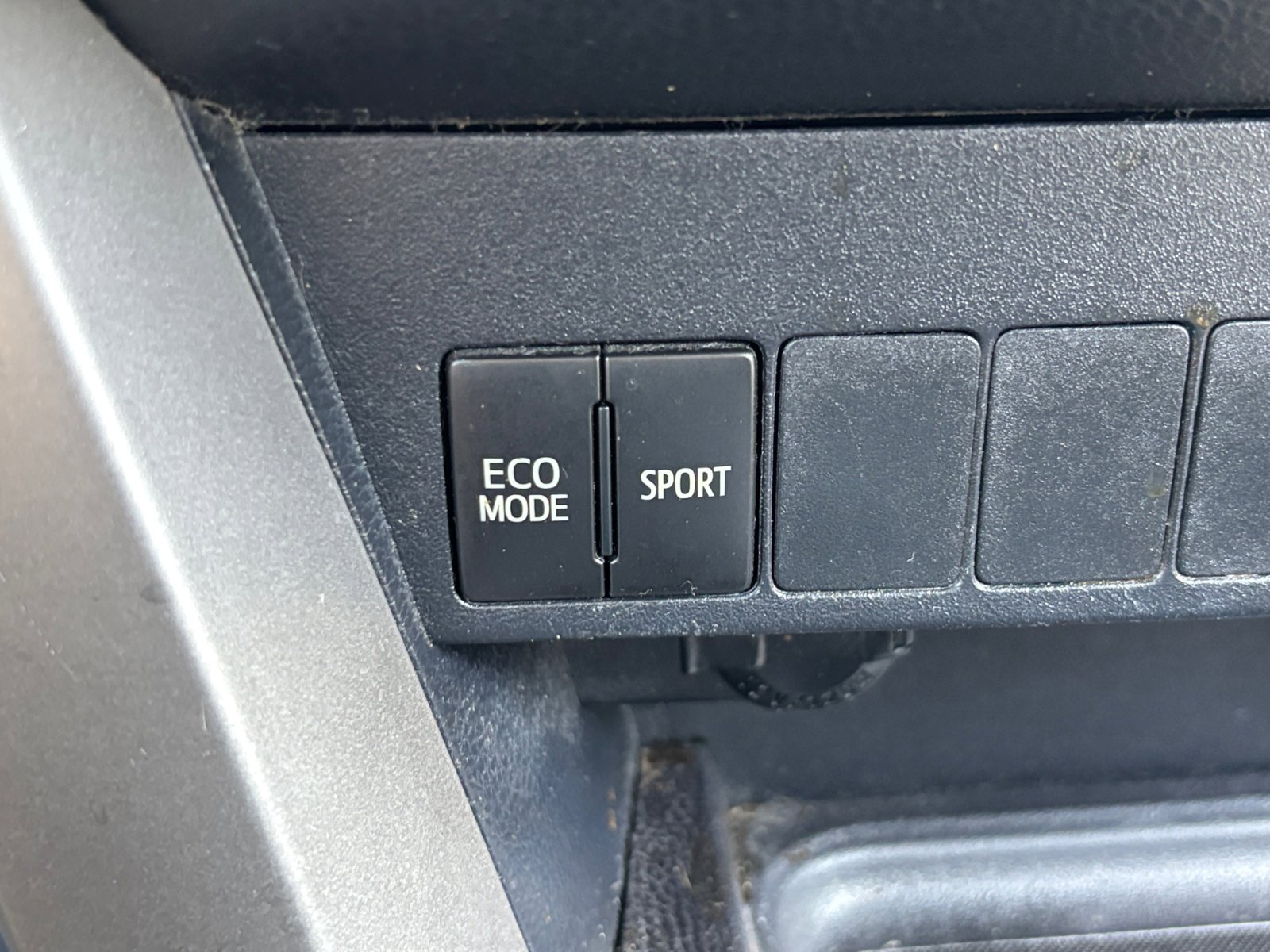 Used 2016 Toyota RAV4 XLE image 27