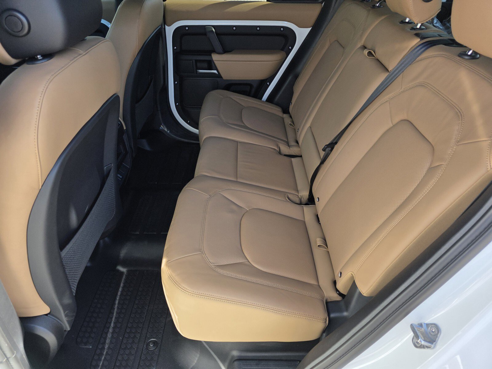 New 2026 Land Rover Defender 110 X-Dynamic SE image 20