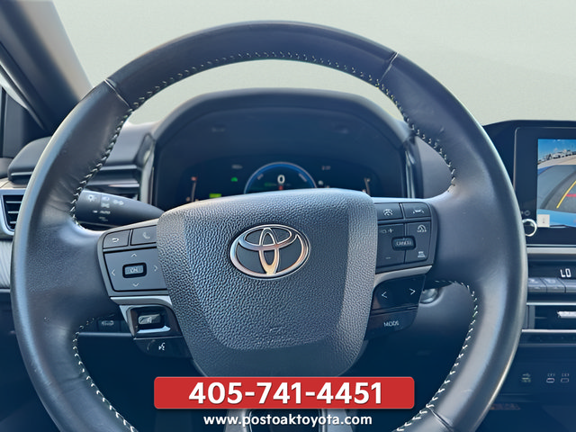 Used 2025 Toyota Camry SE FWD image 29