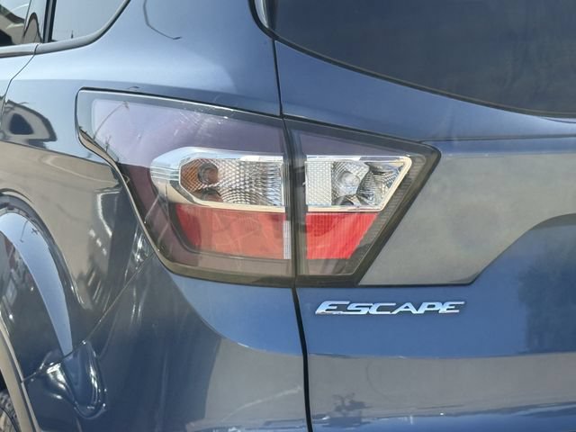 Used 2018 Ford Escape SE w/ SE Sport Appearance Package AWD/4WD image 6