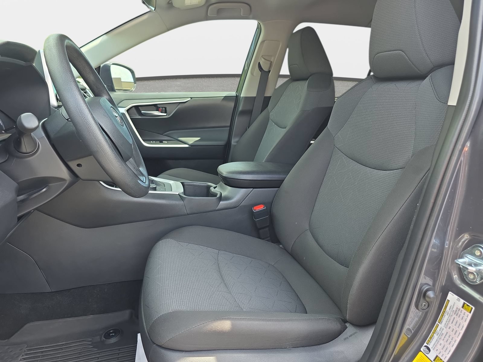 Used 2025 Toyota RAV4 XLE AWD/4WD image 14
