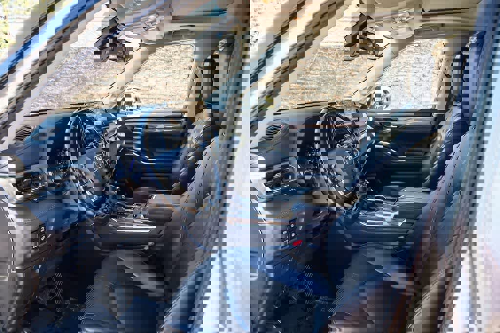 Used 2021 Toyota Highlander Limited image 16