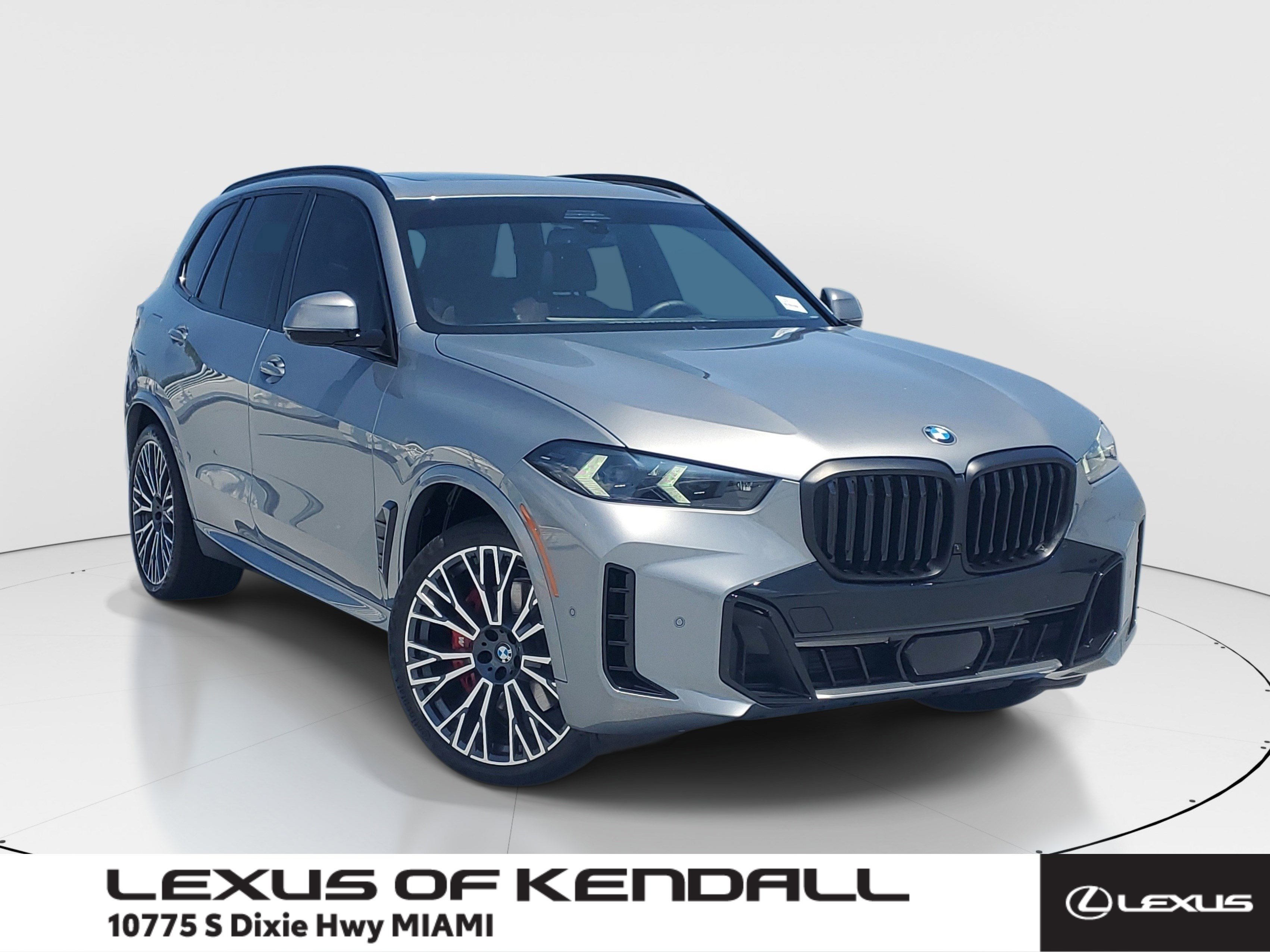 Used 2025 BMW X5 sDrive40i w/ Executive Package RWD image 1