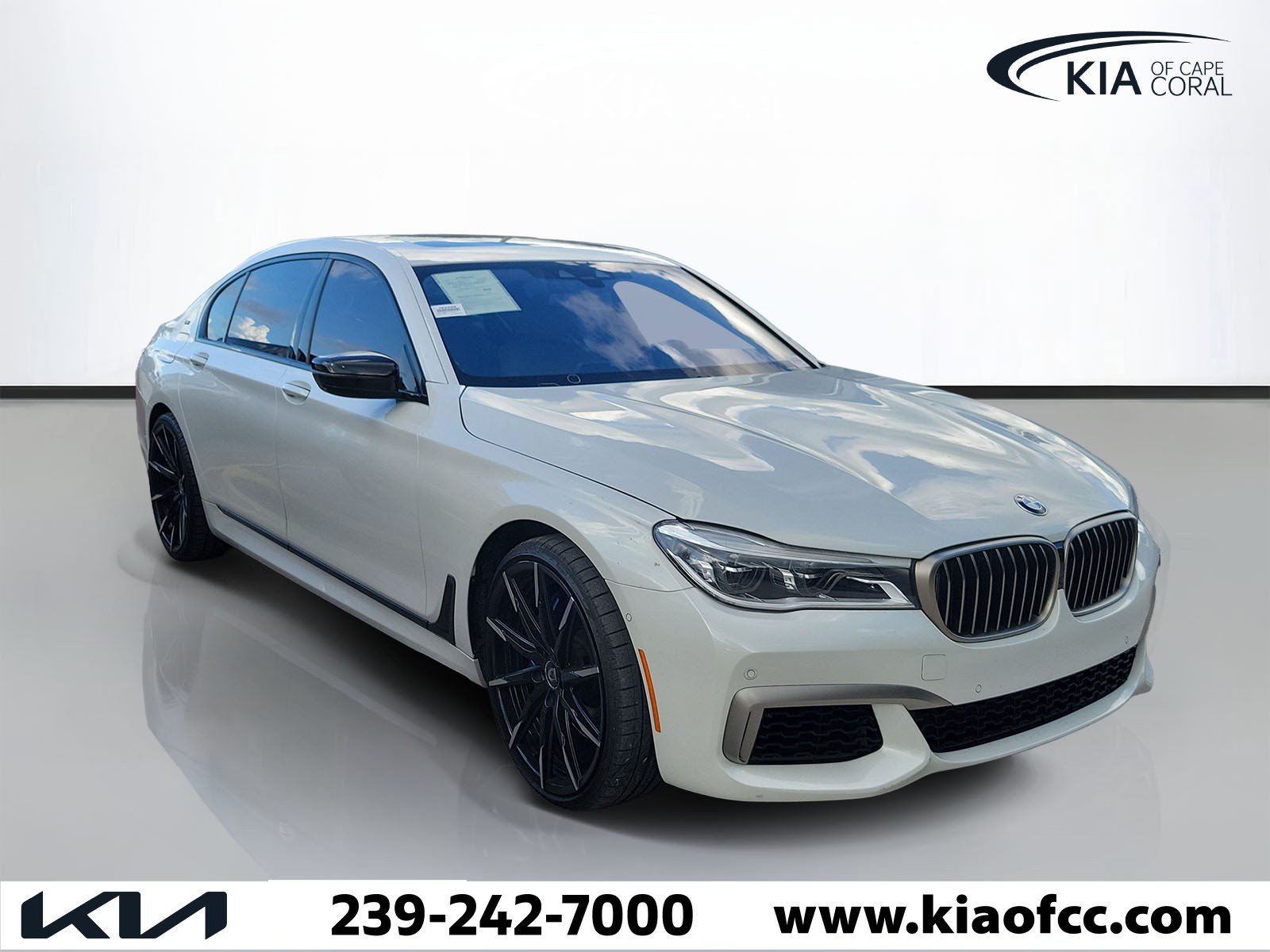 Used 2018 BMW M760i xDrive AWD/4WD image 1