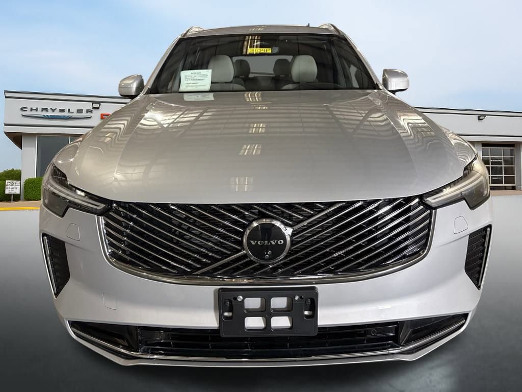 Used 2025 Volvo XC90 B6 Plus image 8