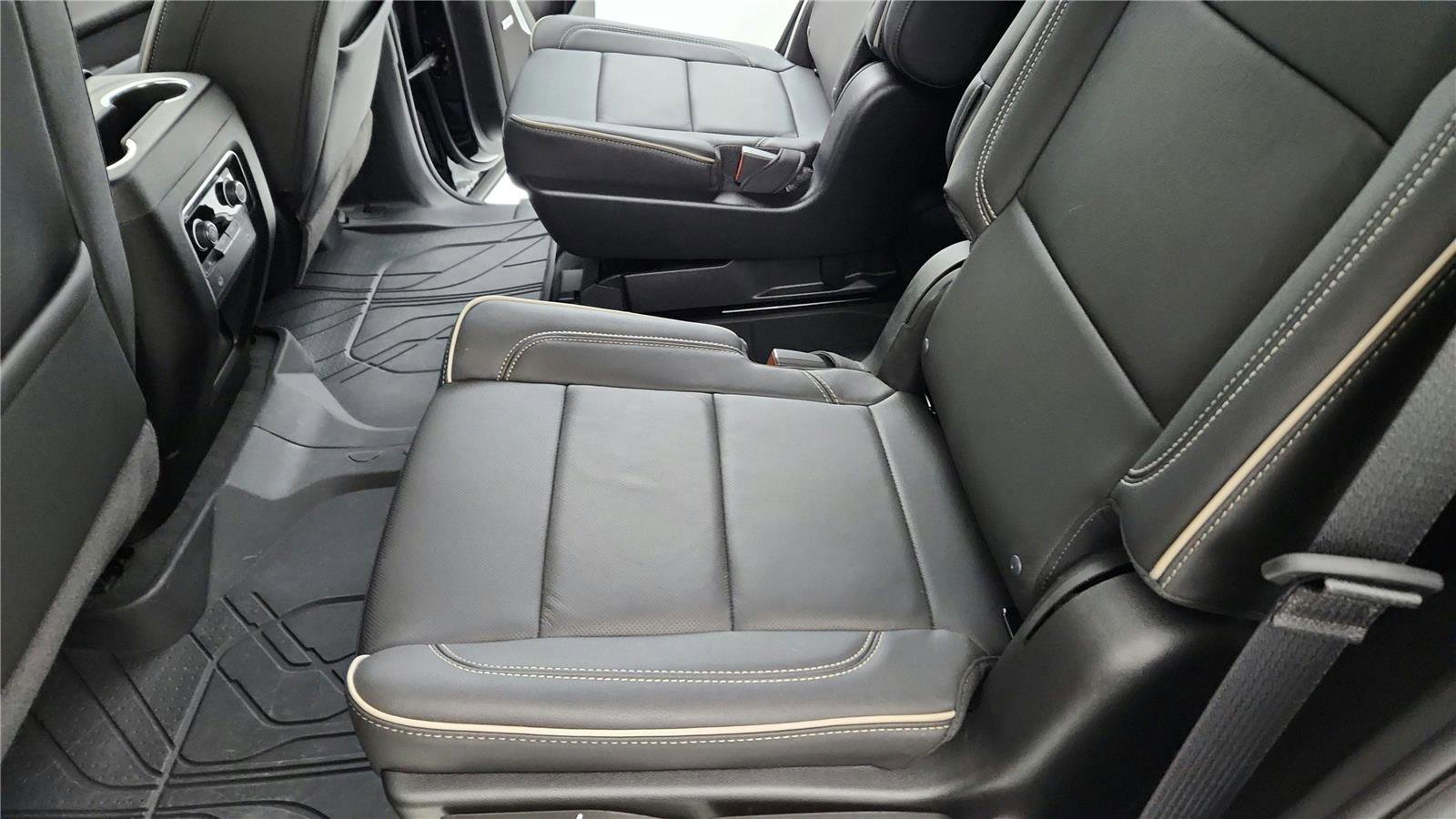 Used 2024 Chevrolet Tahoe Premier AWD/4WD image 29