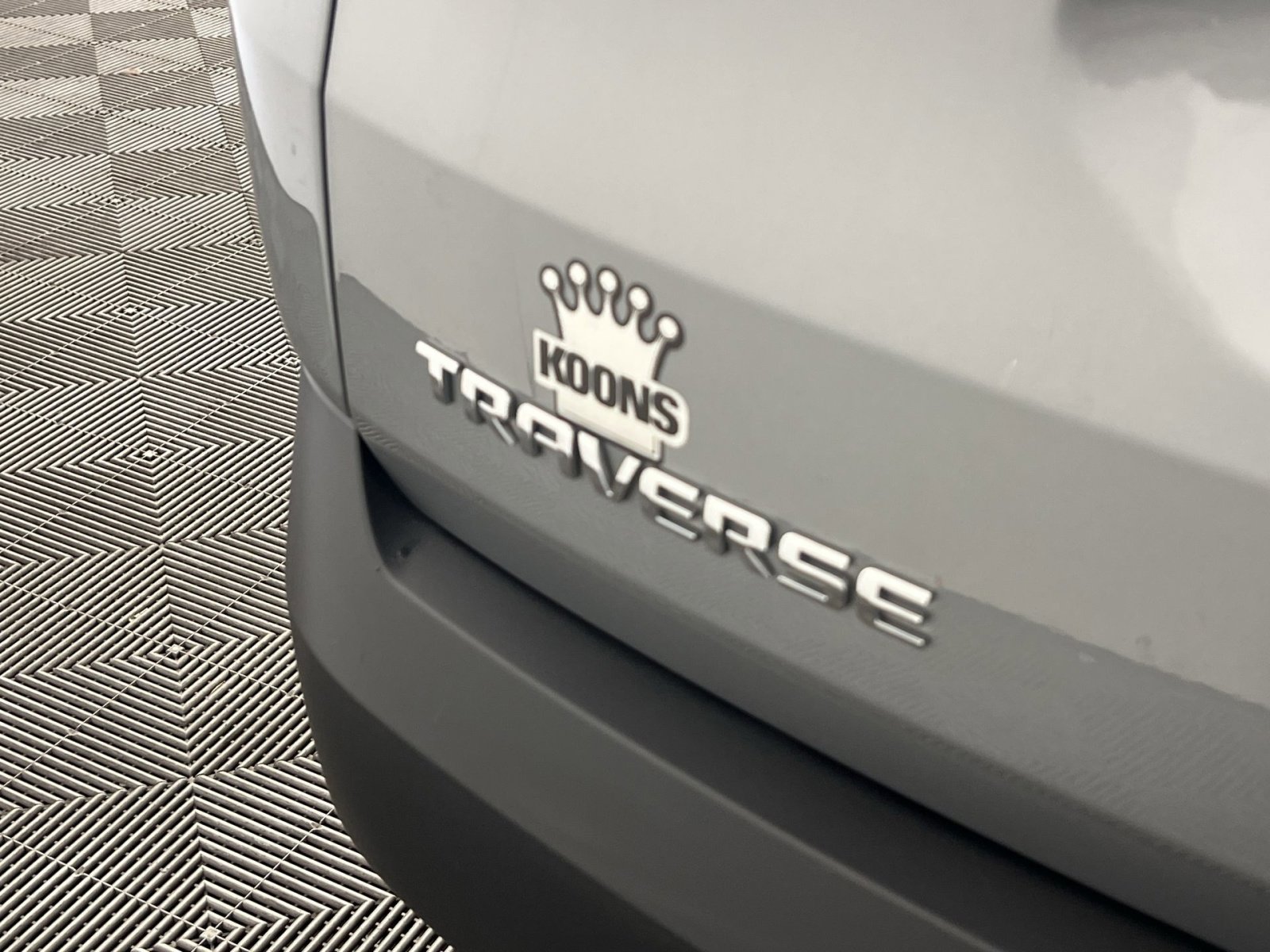 Used 2023 Chevrolet Traverse LS w/ Safety Package image 28