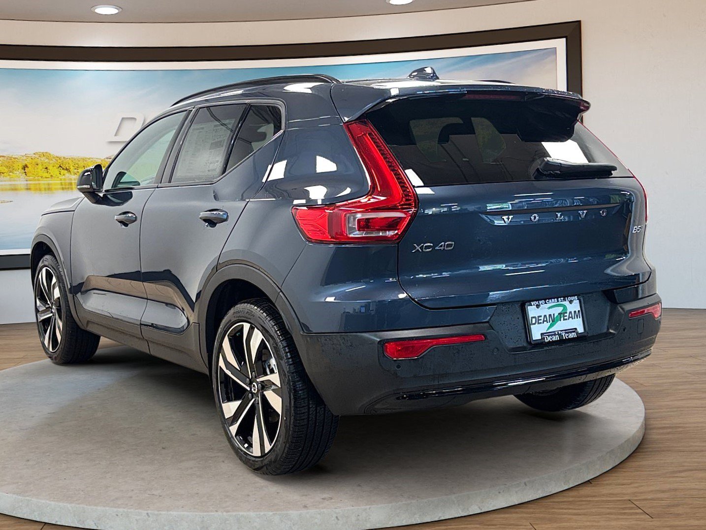 New 2026 Volvo XC40 B5 Ultra w/ Climate Package AWD/4WD image 7