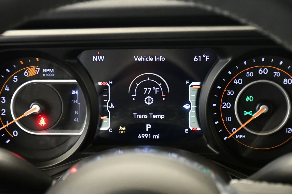 Used 2025 Jeep Wrangler Sahara image 24