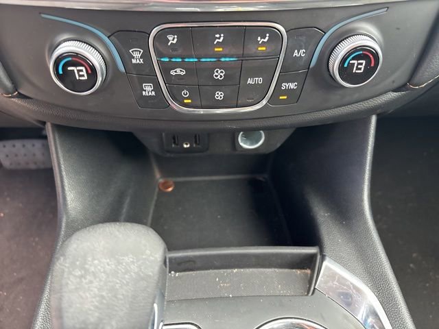 Used 2021 Chevrolet Traverse LS FWD image 17