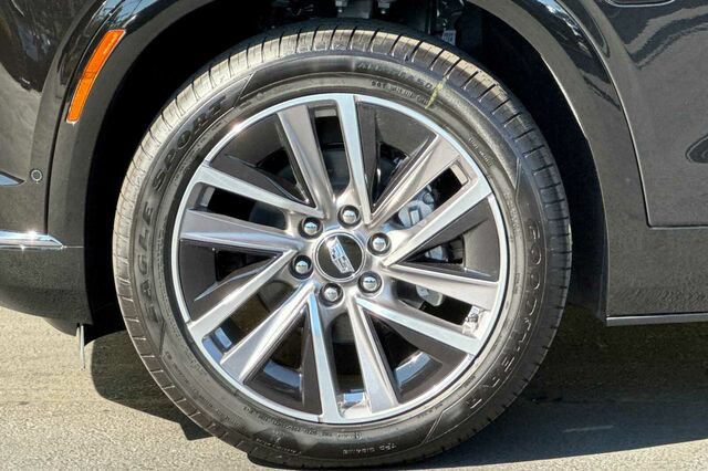 New 2027 Cadillac Vistiq Luxury w/ LPO, Floor Liner Package AWD/4WD image 26
