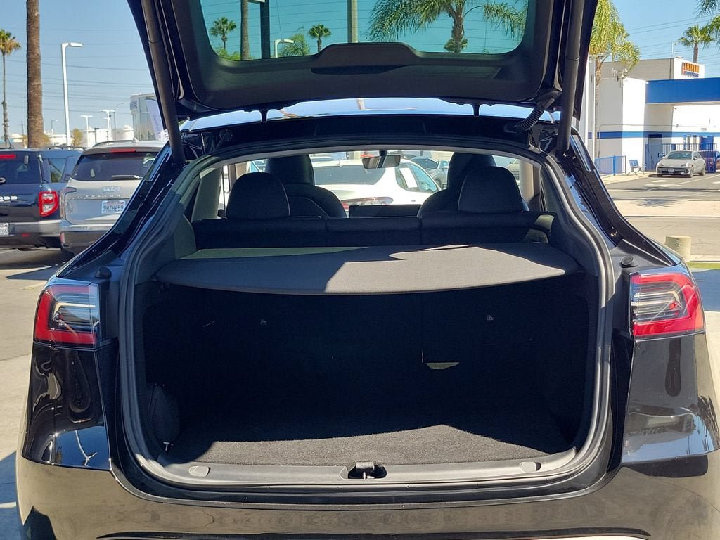 Used 2023 Tesla Model Y Long Range AWD/4WD image 8