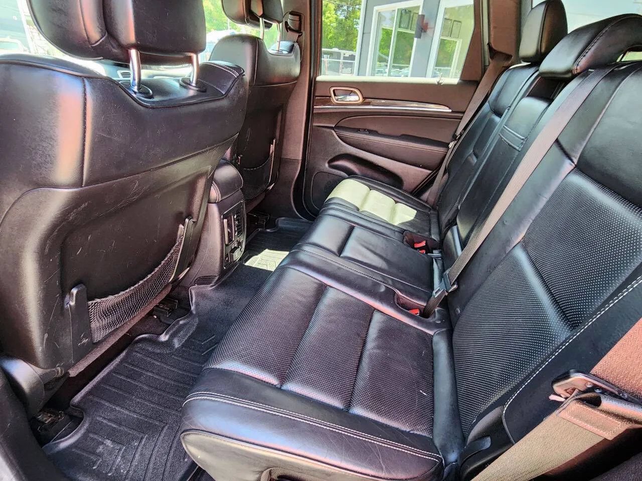 Used 2014 Jeep Grand Cherokee Overland w/ Advanced Technology Group AWD/4WD image 11