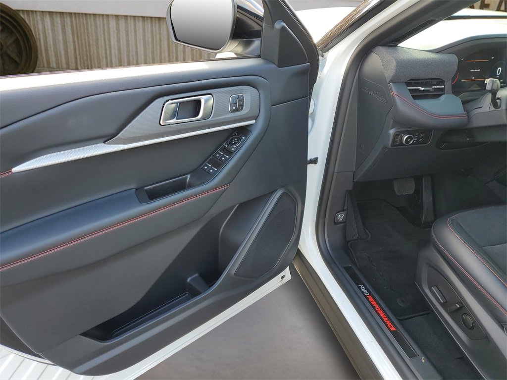 Certified 2025 Ford Explorer ST image 14