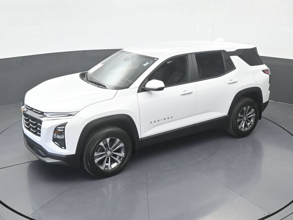 Used 2026 Chevrolet Equinox LT FWD image 48
