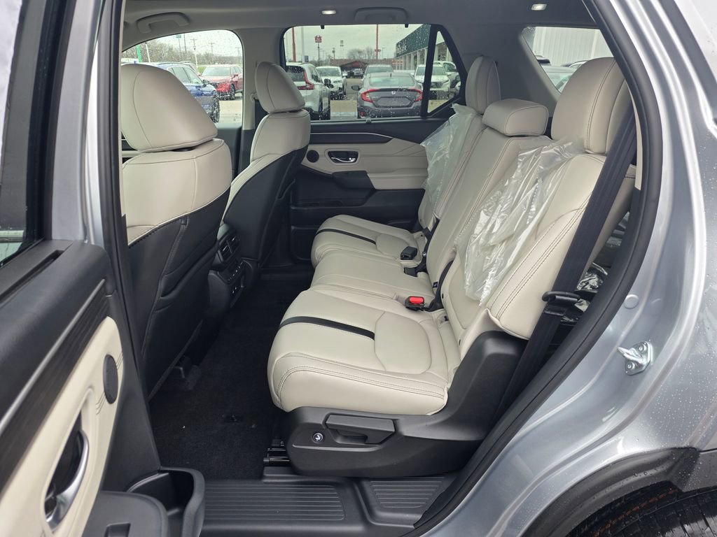 New 2026 Honda Pilot Touring image 11