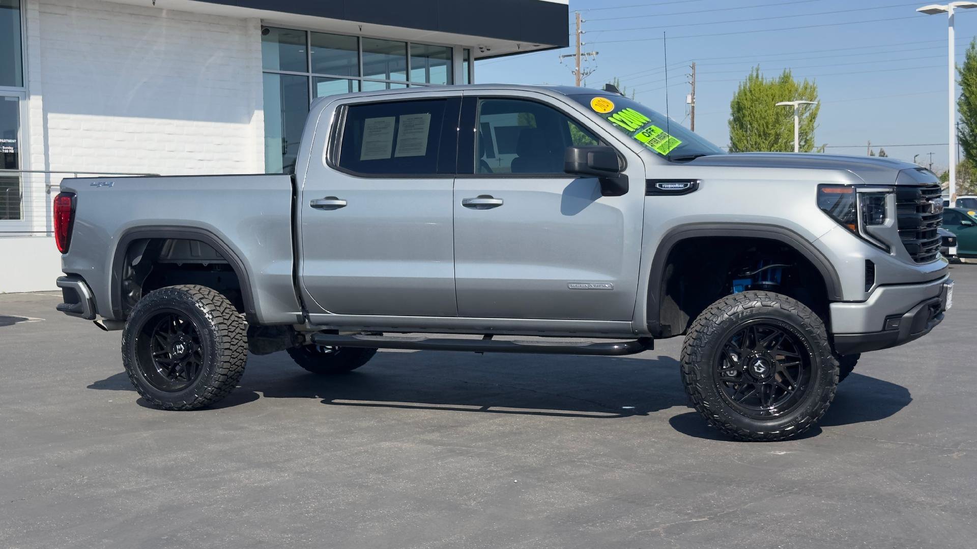 Used 2026 GMC Sierra 1500 Elevation image 3