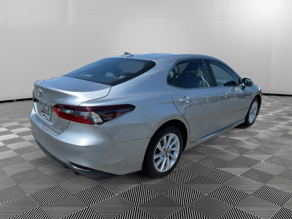 Used 2024 Toyota Camry LE image 7