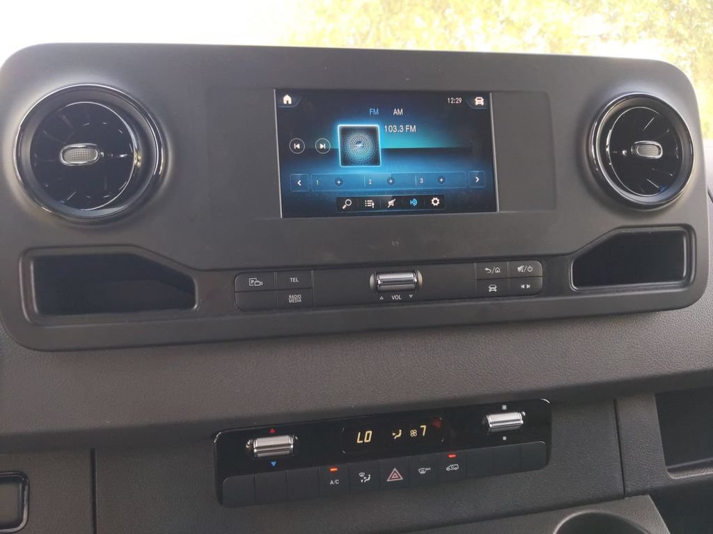 Used 2022 Mercedes-Benz Sprinter 2500 image 15