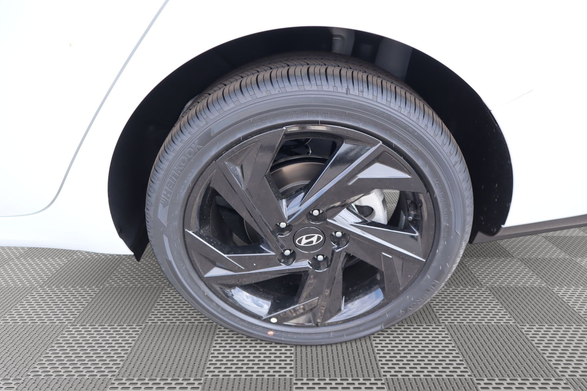 New 2026 Hyundai Elantra SEL Sport FWD image 5
