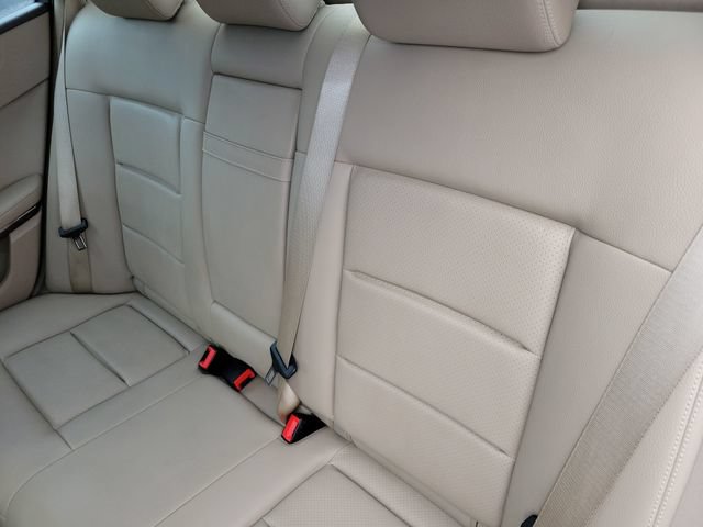Used 2010 Mercedes-Benz E 350 Sedan w/ Premium 1 Pkg image 18