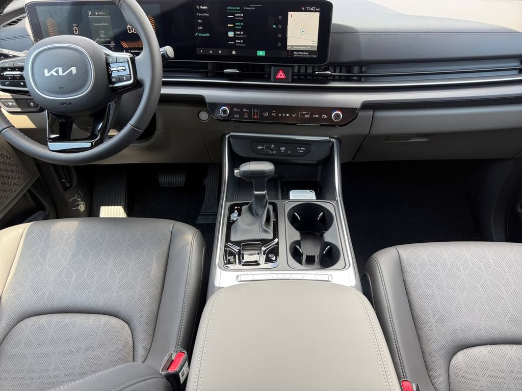 New 2026 Kia Carnival EX FWD image 10