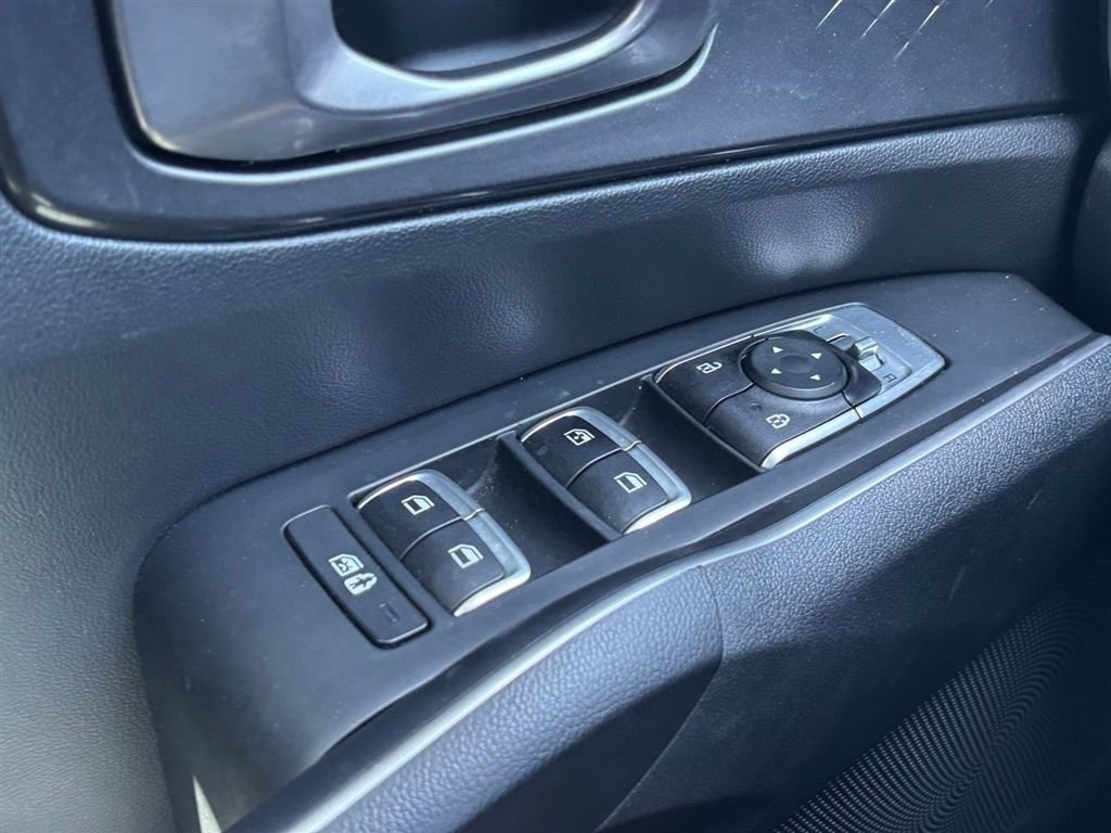 Used 2023 Kia Sorento S FWD image 13