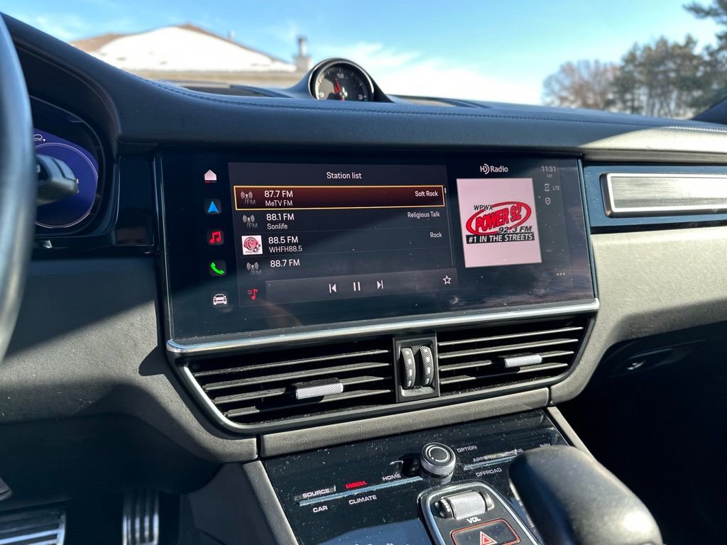 Used 2022 Porsche Cayenne GTS image 35