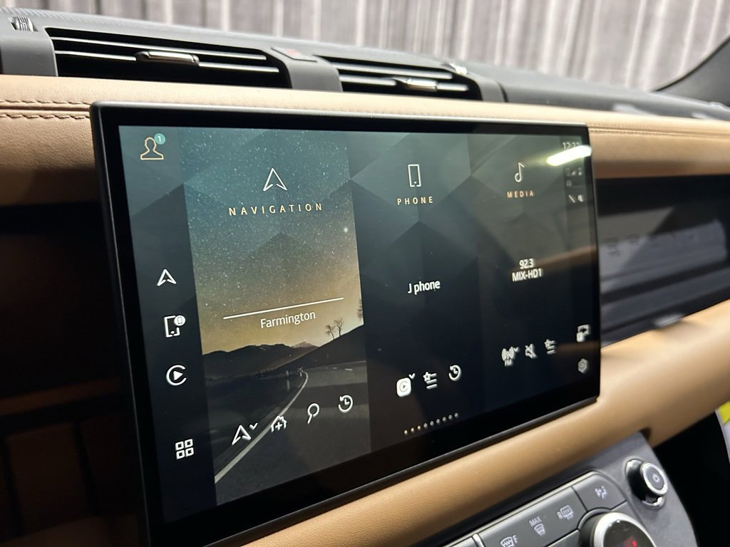 Used 2024 Land Rover Defender 130 X image 23