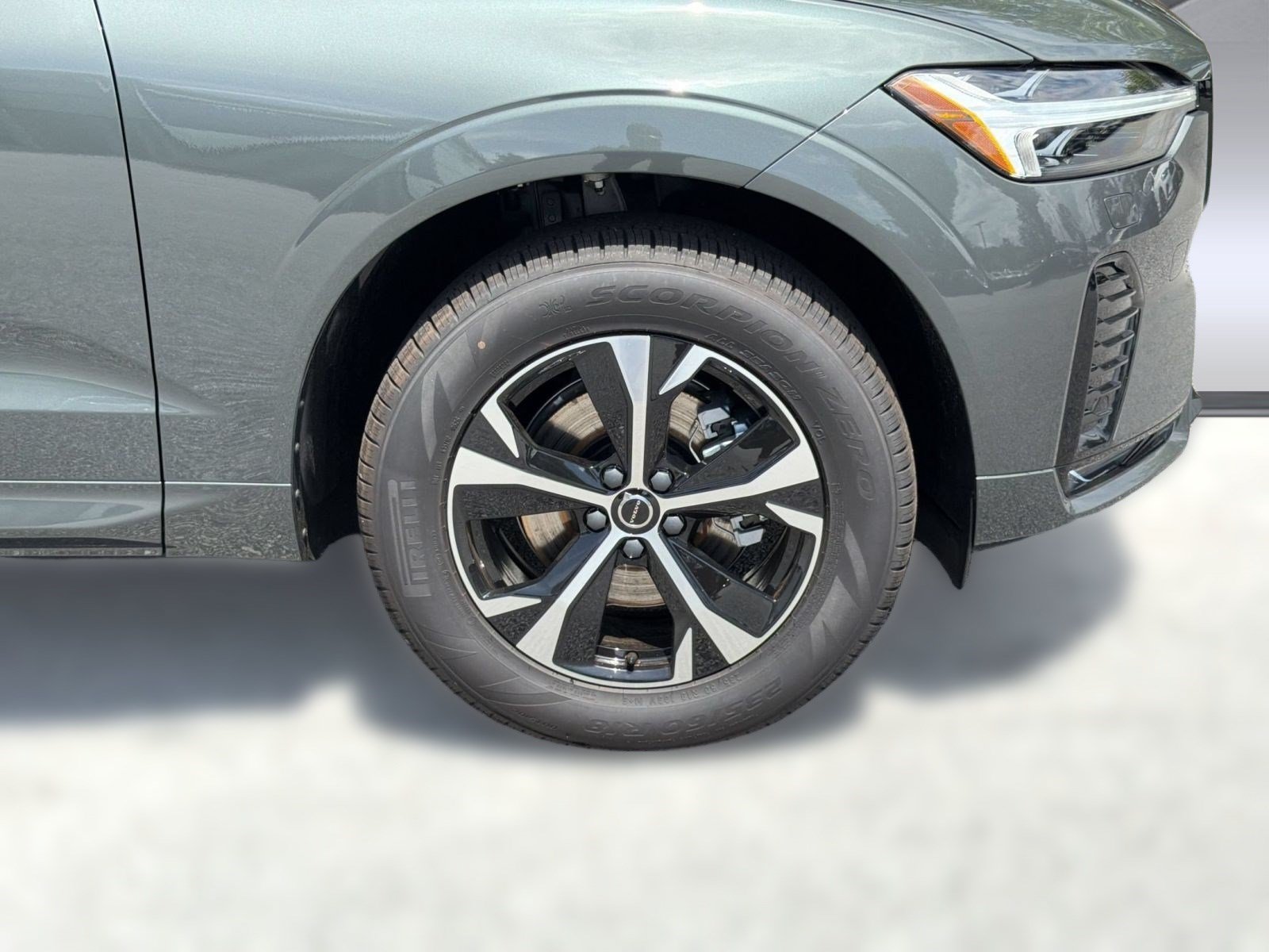 New 2026 Volvo XC60 B5 Core w/ Climate Package AWD/4WD image 13