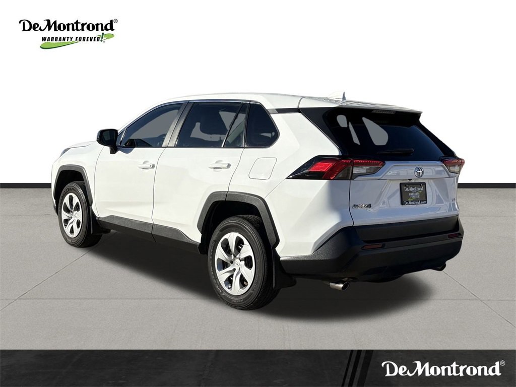 Used 2022 Toyota RAV4 LE image 7