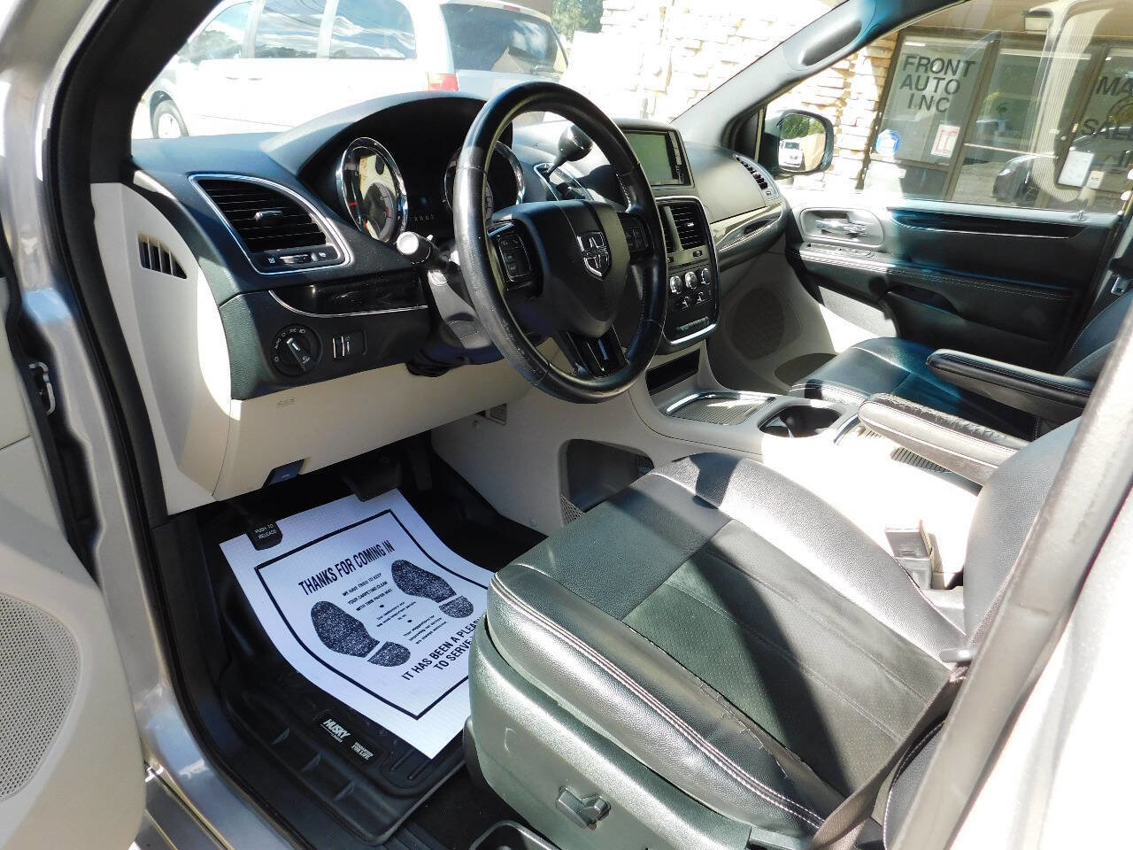 Used 2017 Dodge Grand Caravan SXT image 26
