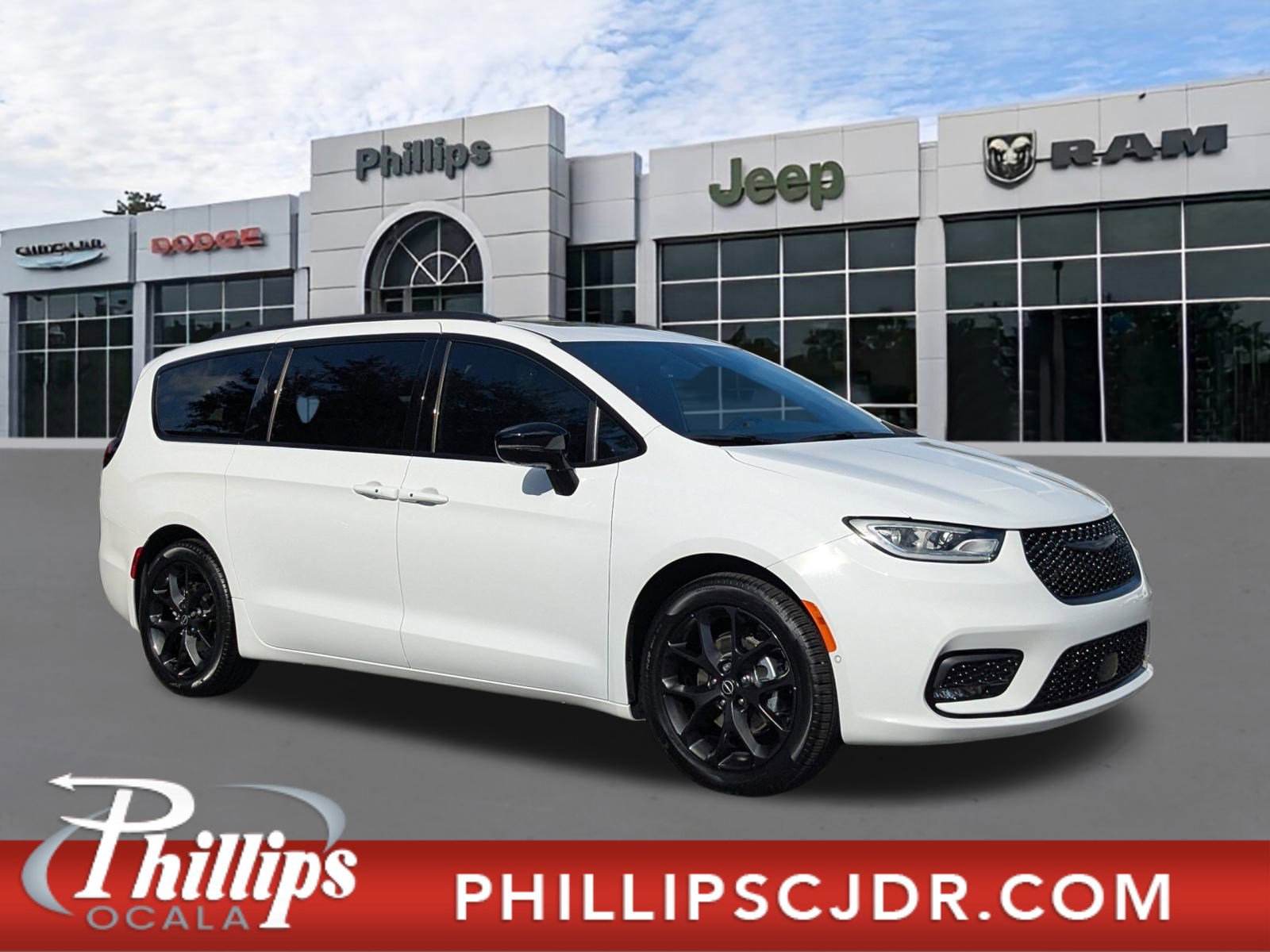 New 2026 Chrysler Pacifica Limited w/ S Appearance Package image 1