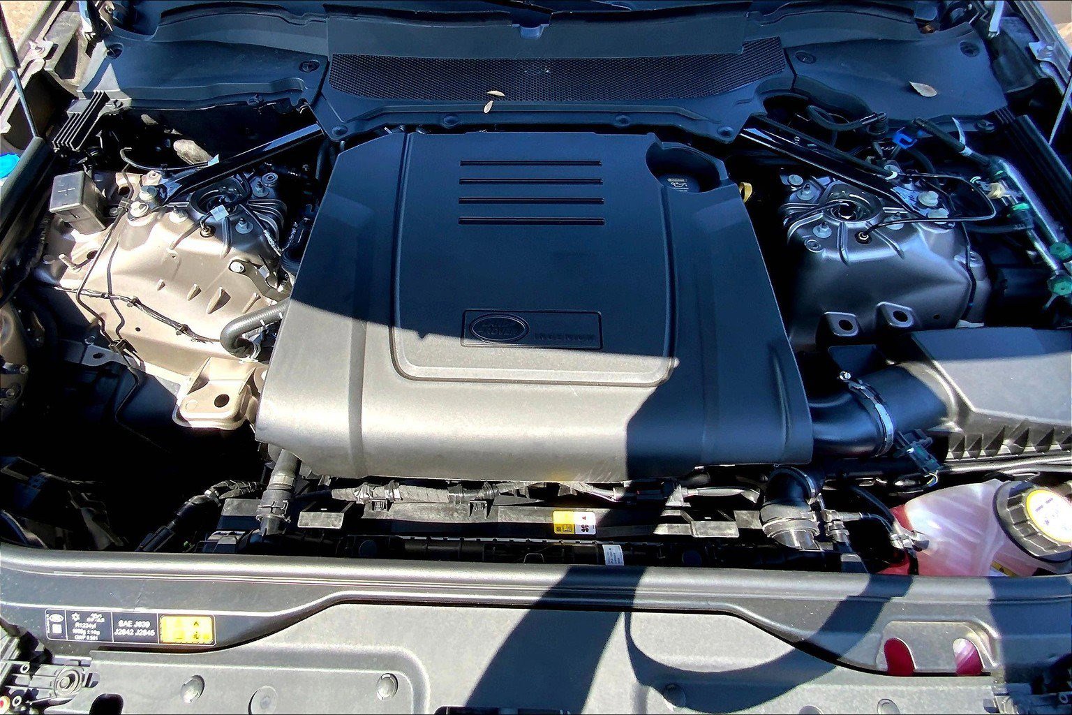 New 2025 Land Rover Discovery Dynamic SE image 12