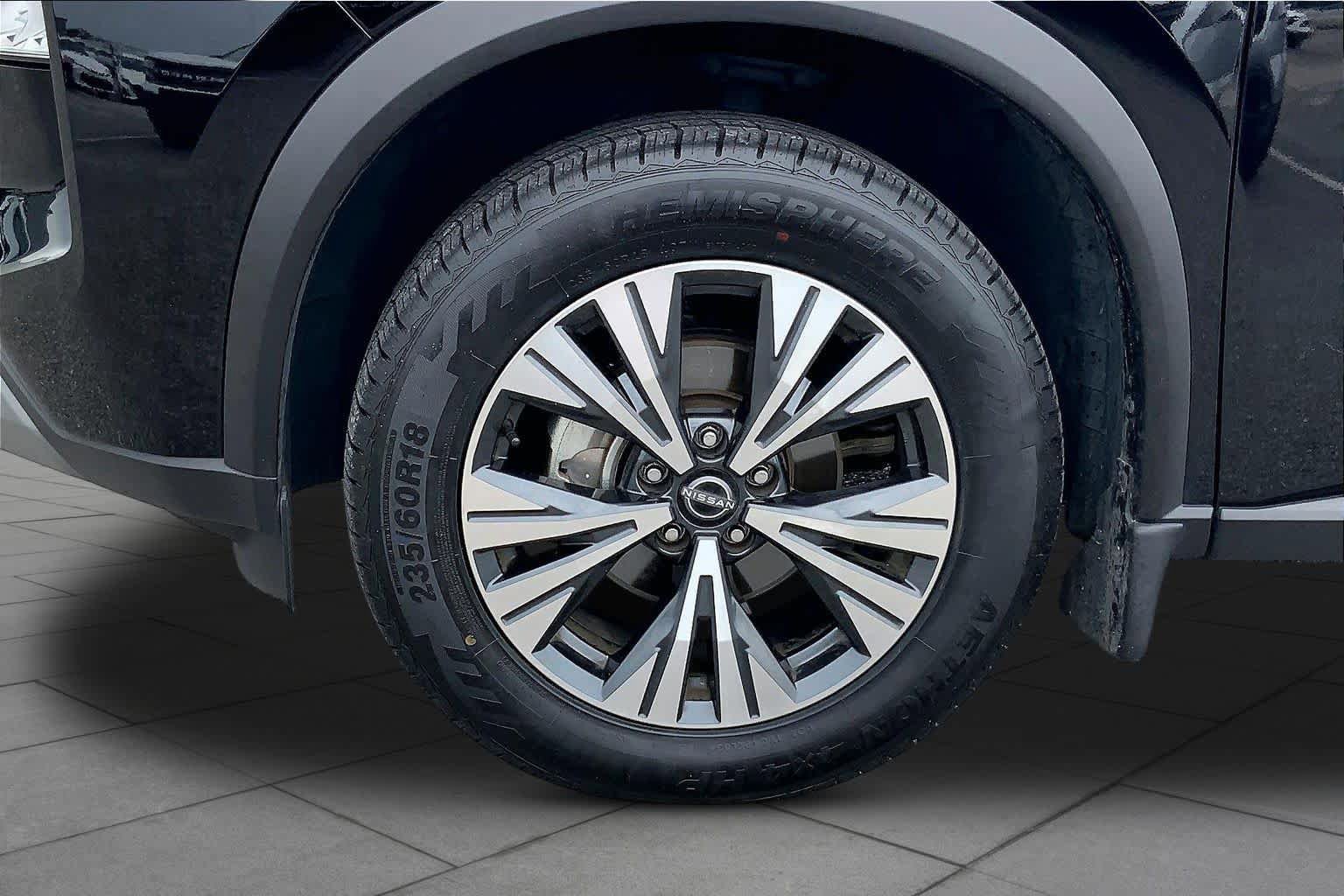 Used 2023 Nissan Rogue SV AWD/4WD image 11