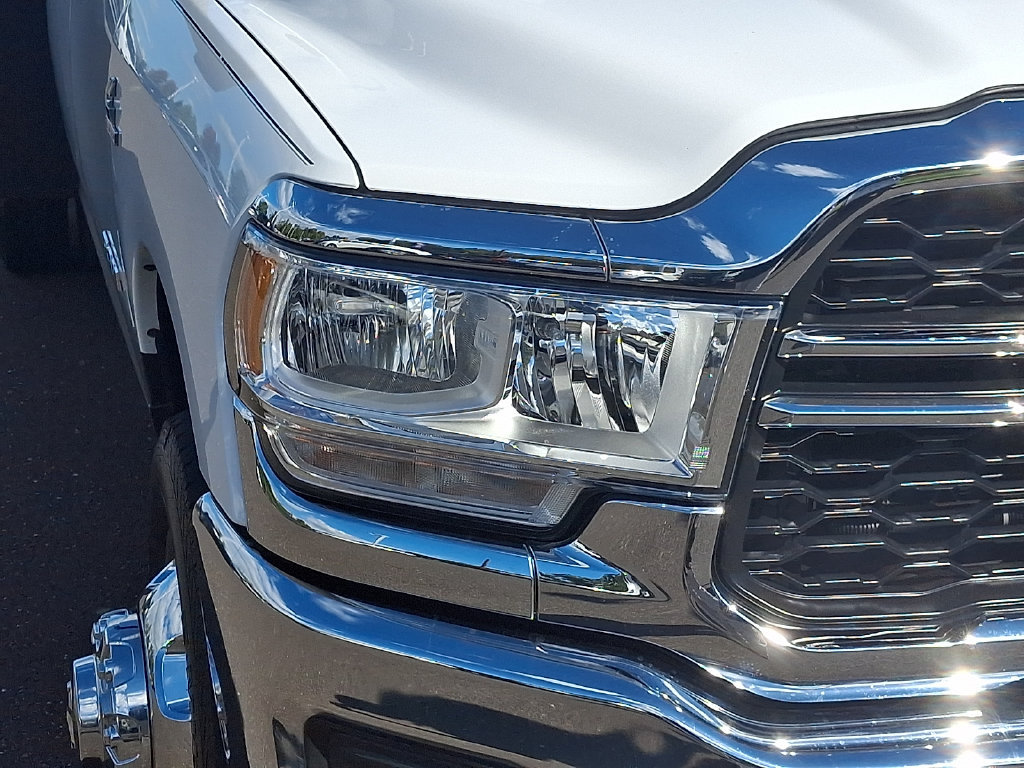 Used 2021 RAM 3500 Tradesman w/ Chrome Appearance Group AWD/4WD image 10