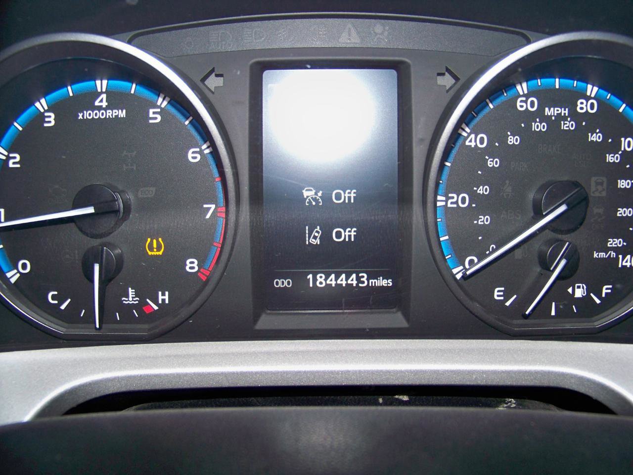 Used 2018 Toyota RAV4 XLE image 23