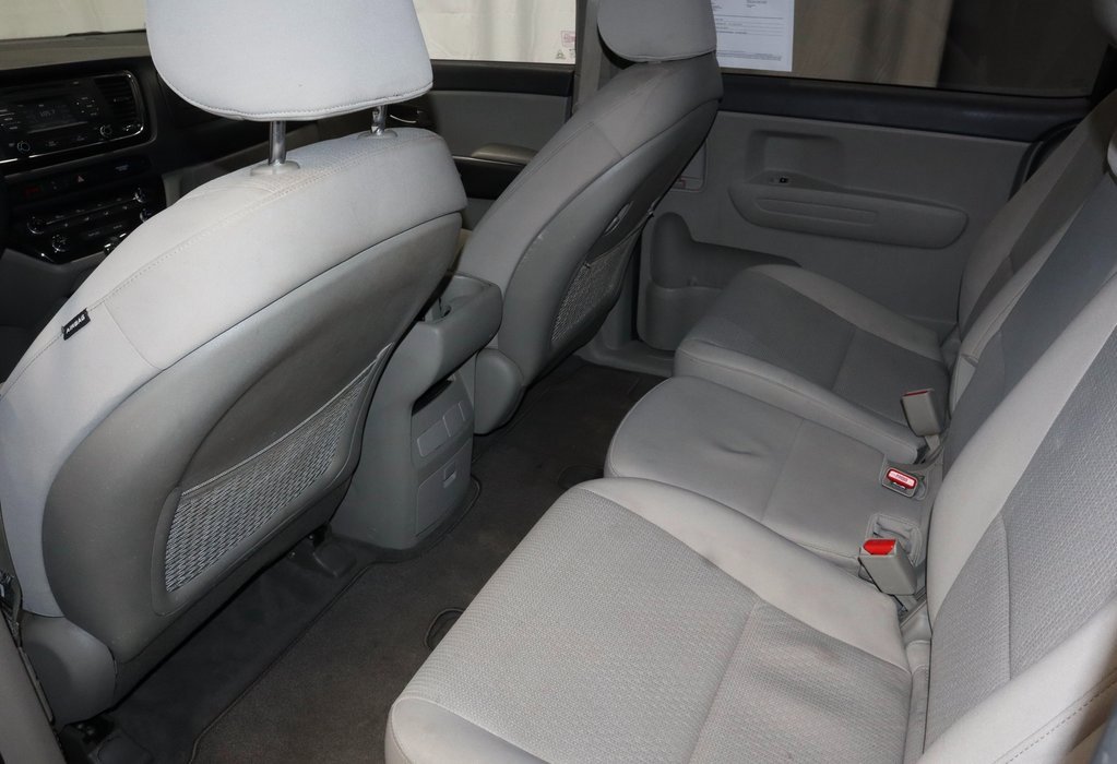 Used 2016 Kia Sedona LX image 20