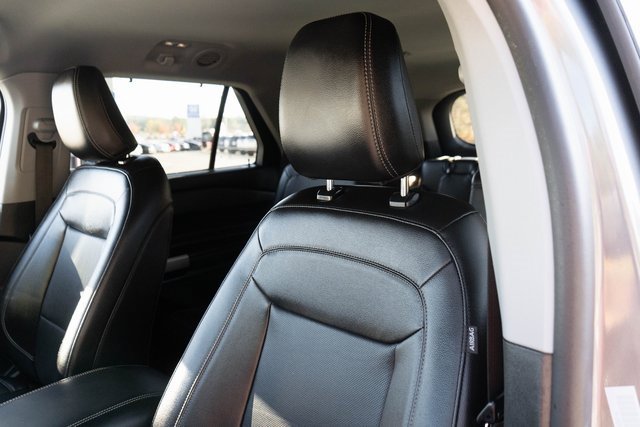 Used 2024 Ford Explorer Limited image 19